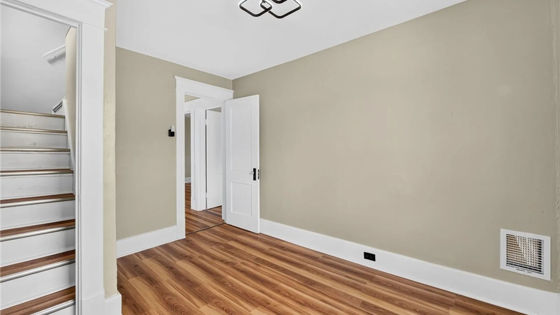 Property at 22 Comstock Avenue, Buffalo, NY 14215 42