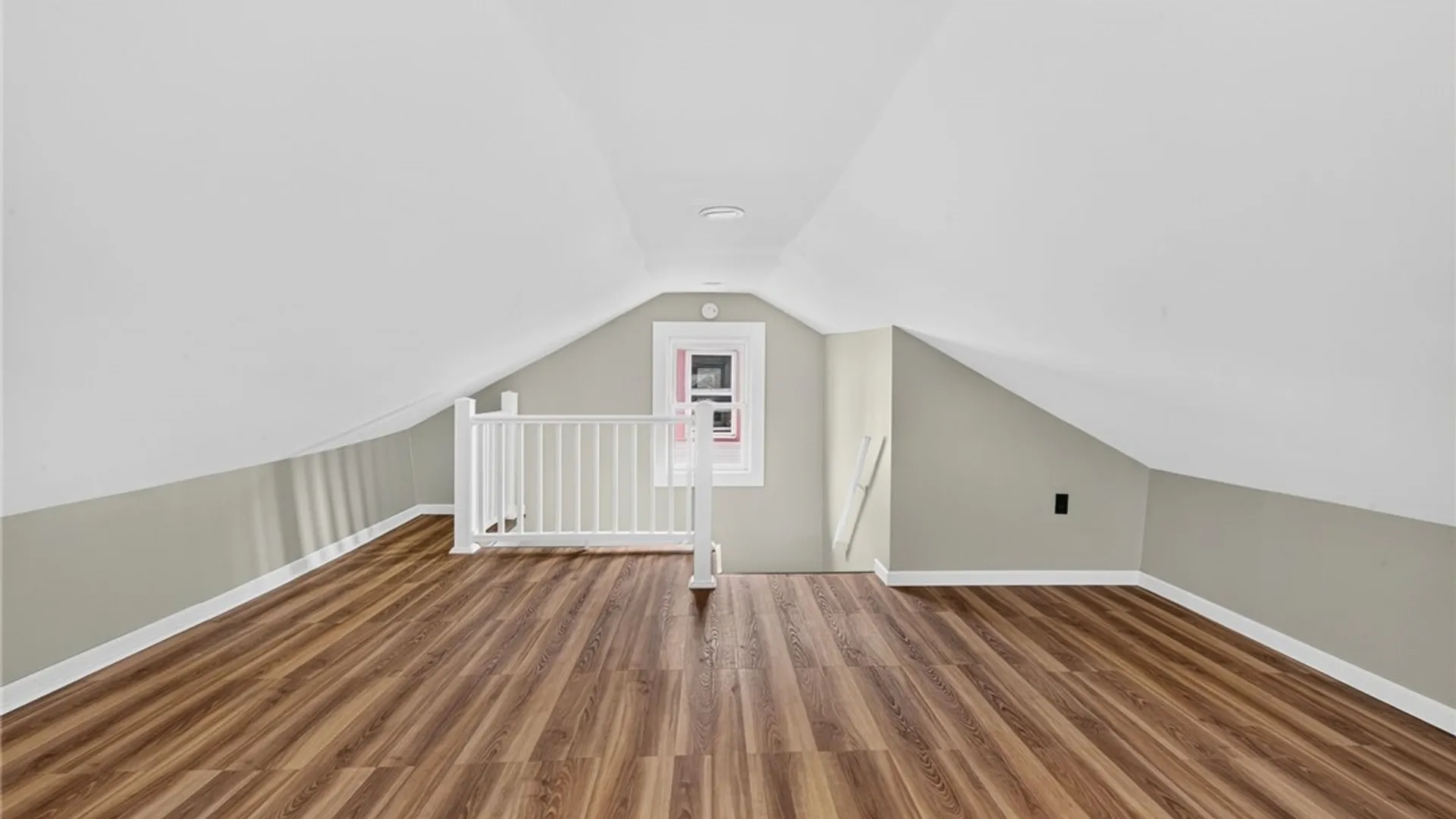 Property at 22 Comstock Avenue, Buffalo, NY 14215 44