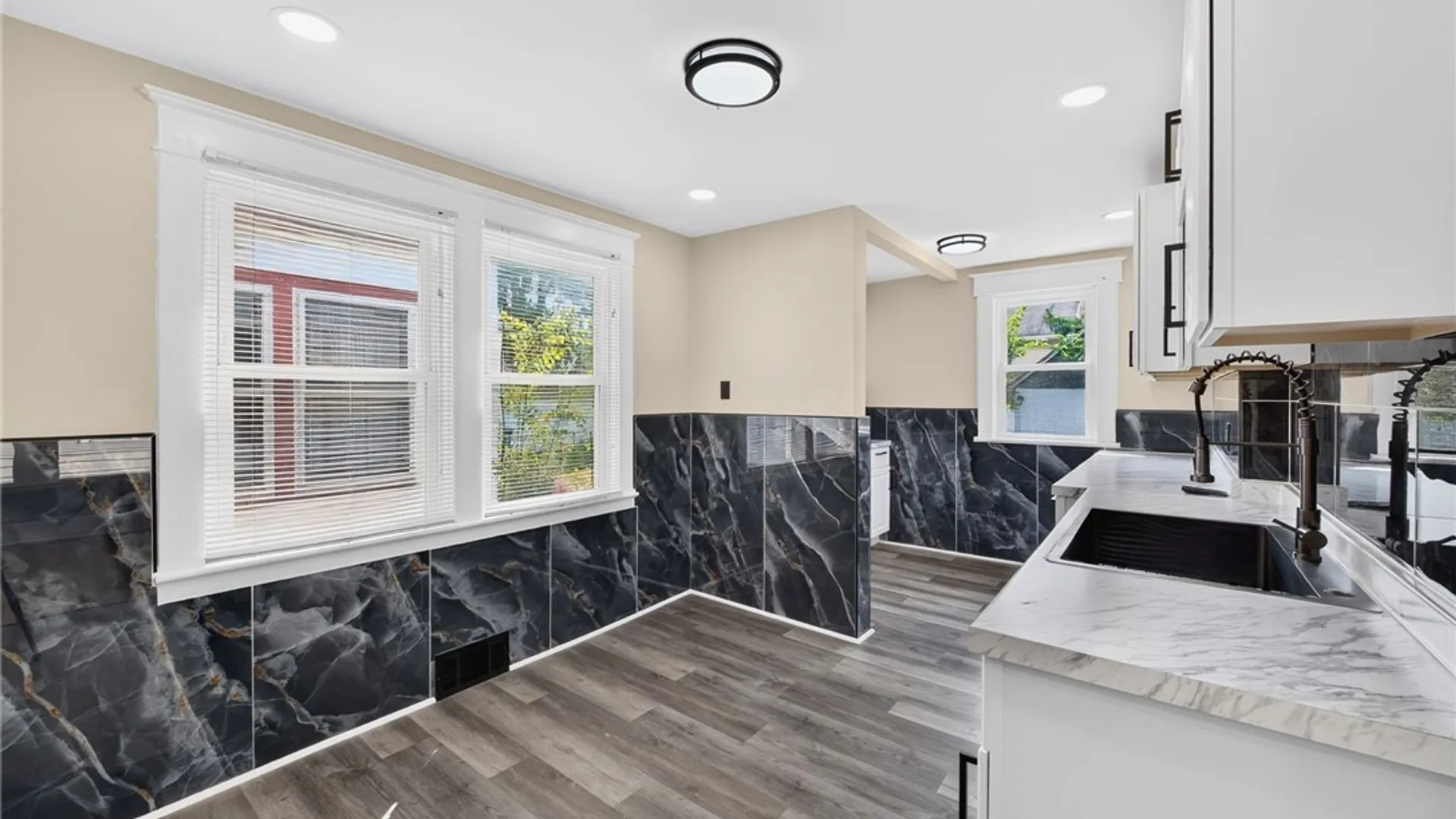 Property at 22 Comstock Avenue, Buffalo, NY 14215 18