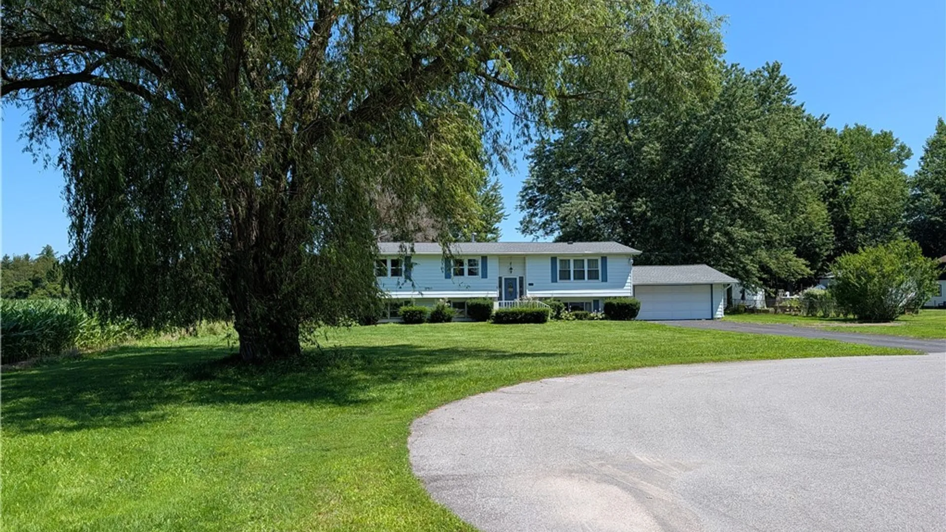 Property at 3961 Ridgelea Drive, Newfane, NY 14094 4