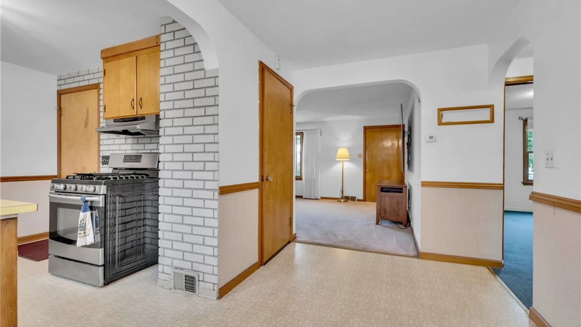Property at 75 Girard Avenue, Cheektowaga, NY 14227 8