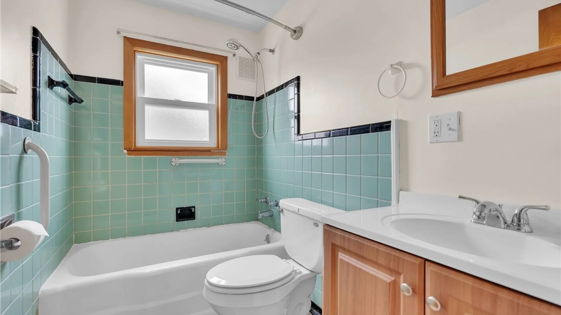 Property at 75 Girard Avenue, Cheektowaga, NY 14227 17