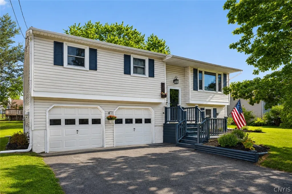 Property at 6129 Ridgecrest Drive, Cicero, NY 13212