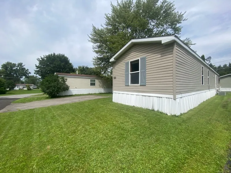 Property at 121 Tidd Circle, Farmington, NY 14425
