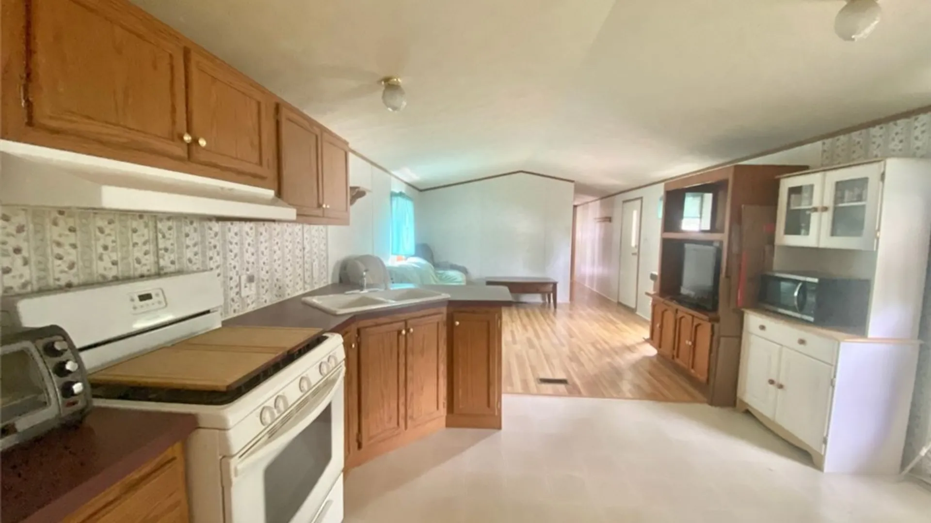 Property at 121 Tidd Circle, Farmington, NY 14425 7