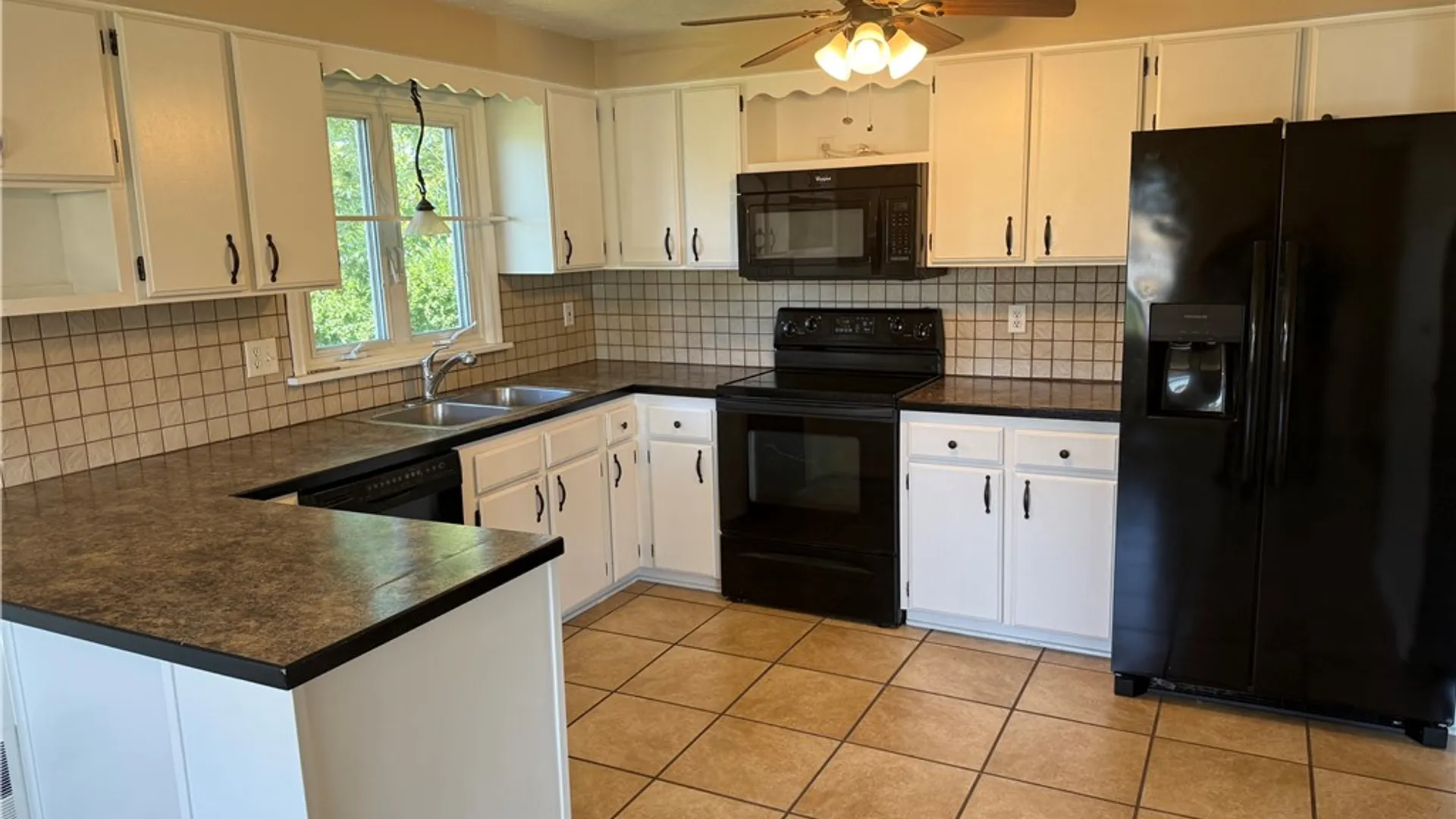 Property at 10 Lightwood Lane, Gates, NY 14606 9