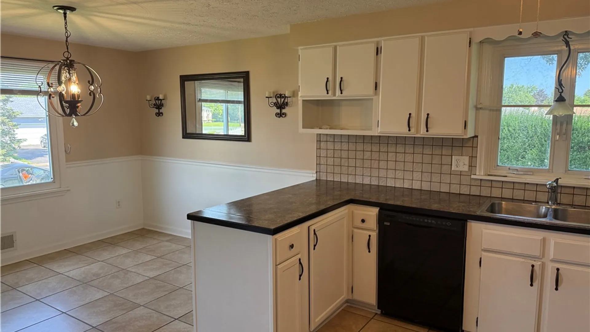 Property at 10 Lightwood Lane, Gates, NY 14606 10