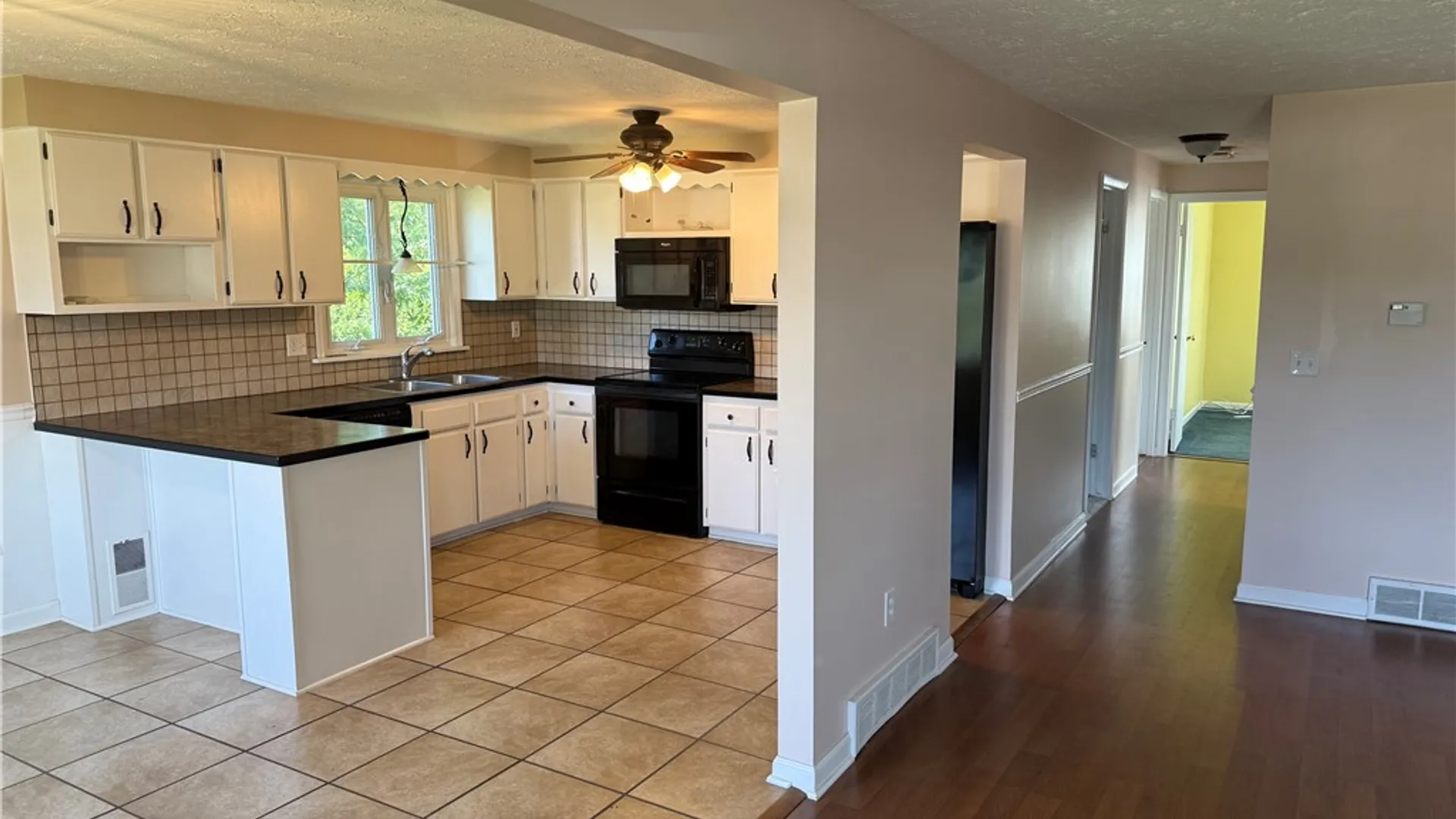 Property at 10 Lightwood Lane, Gates, NY 14606 11