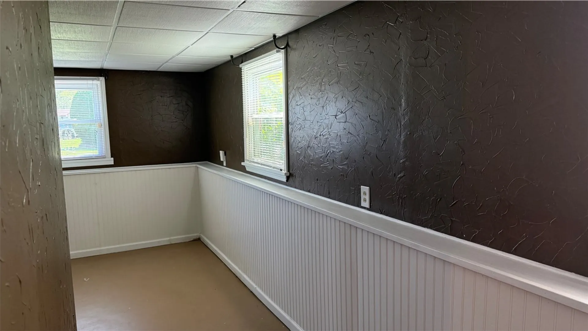 Property at 10 Lightwood Lane, Gates, NY 14606 22