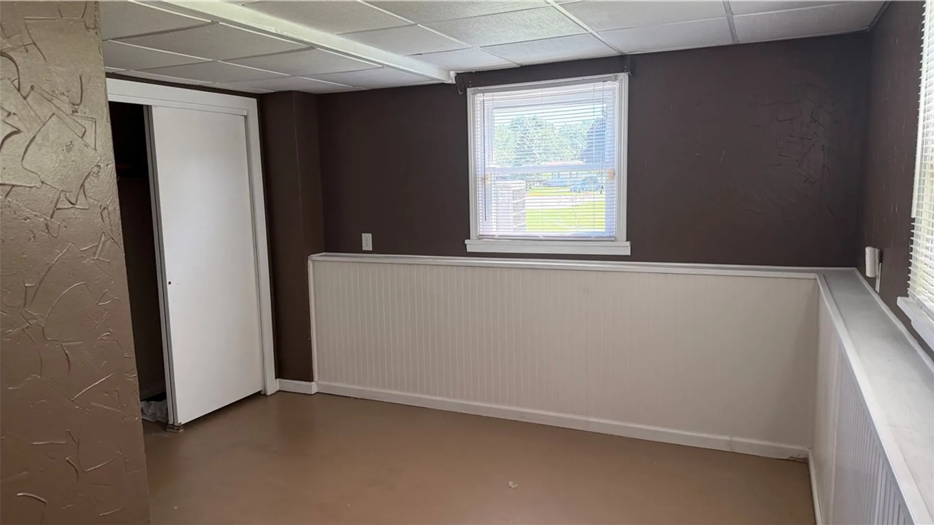 Property at 10 Lightwood Lane, Gates, NY 14606 23