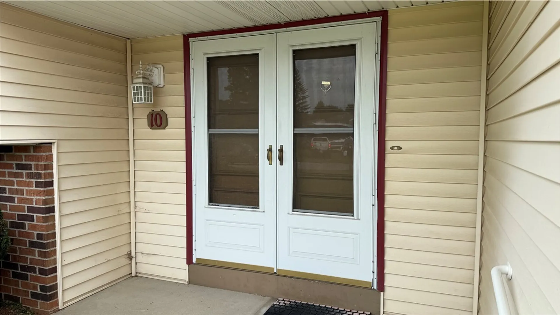 Property at 10 Lightwood Lane, Gates, NY 14606 3