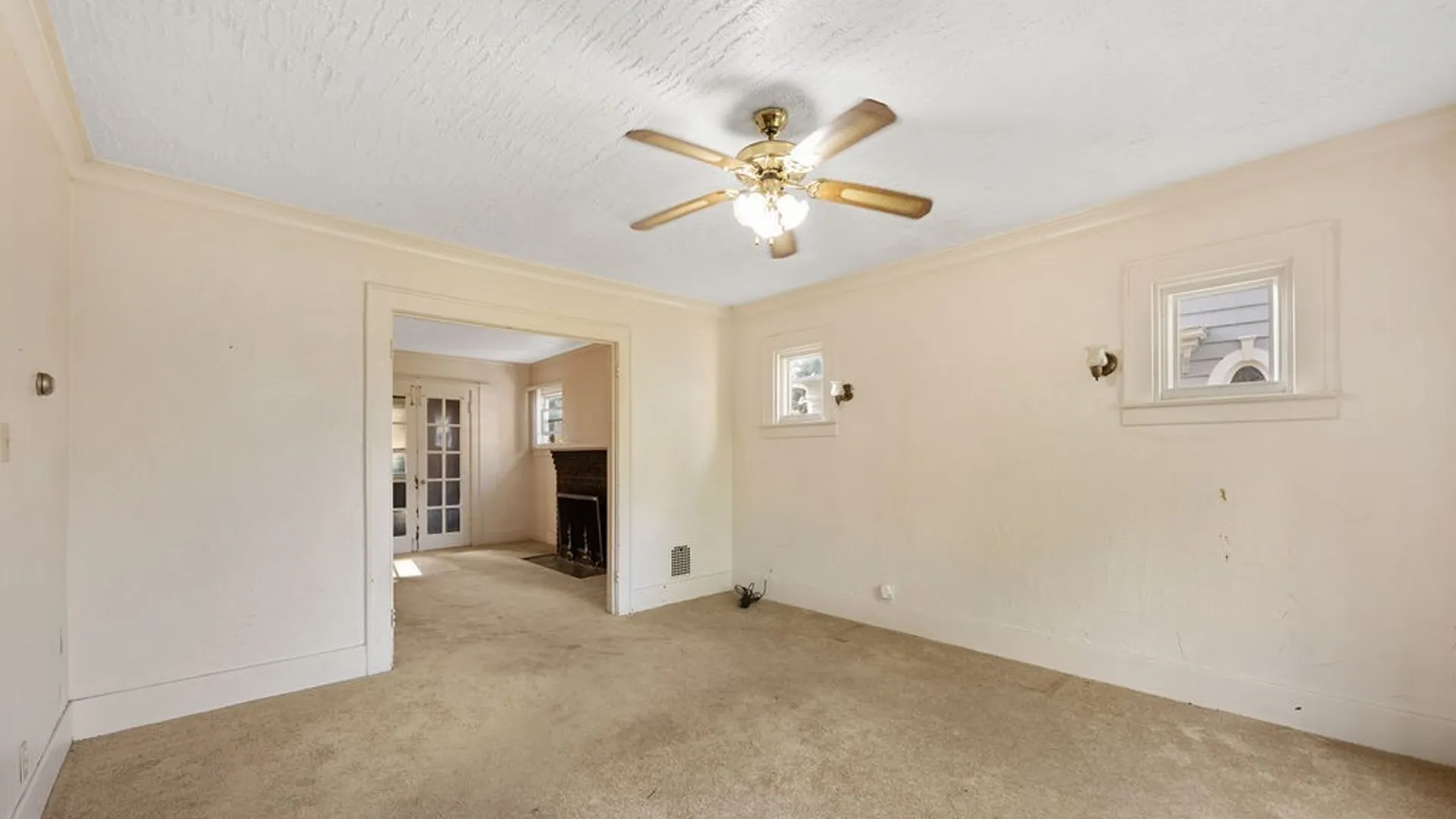 Property at 319 Allen Street, Syracuse, NY 13210 9