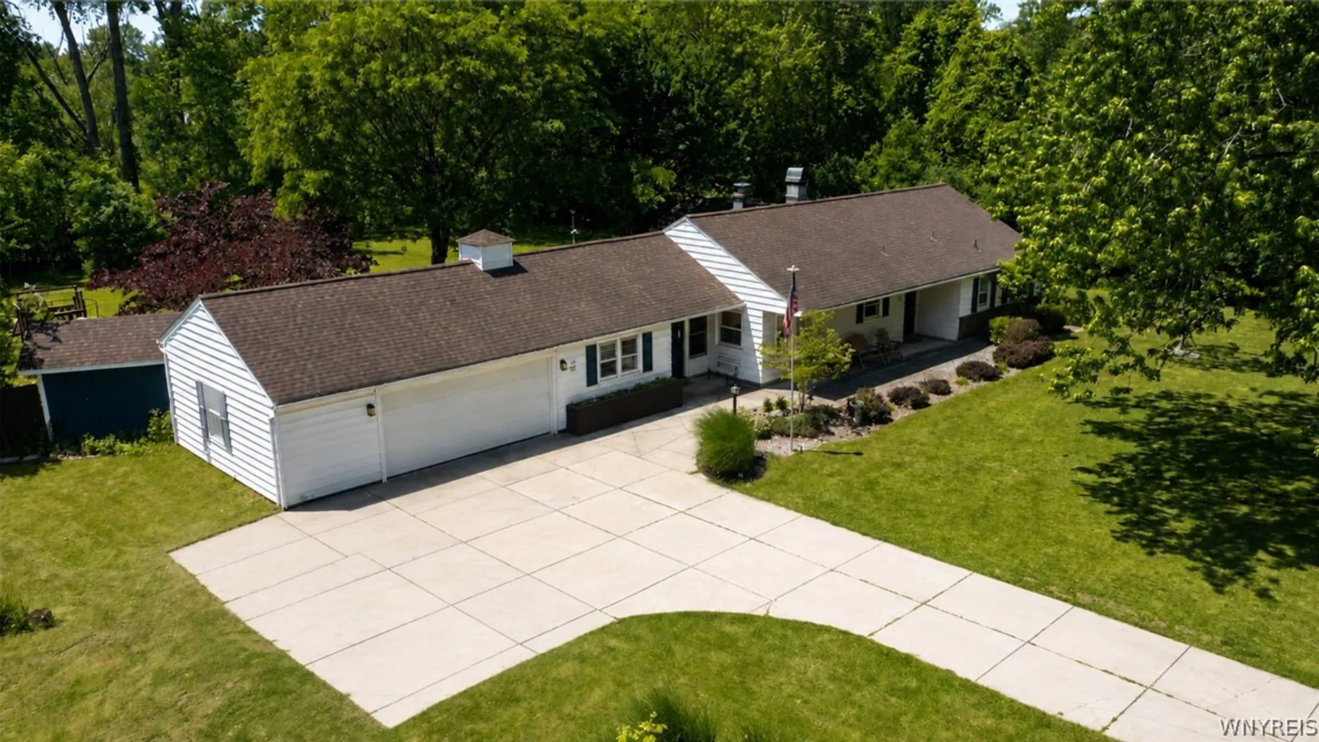 Property at 50 Maple Drive, Lancaster, NY 14026 3
