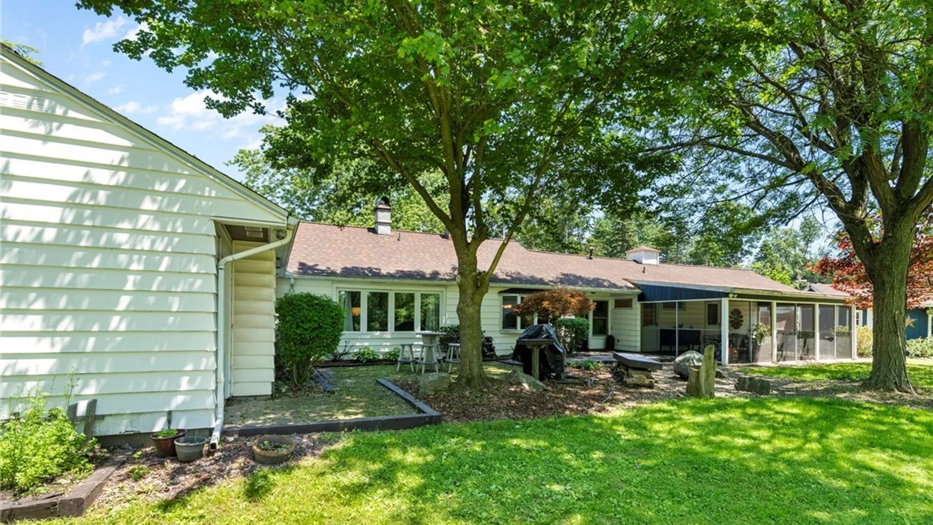 Property at 50 Maple Drive, Lancaster, NY 14026 34