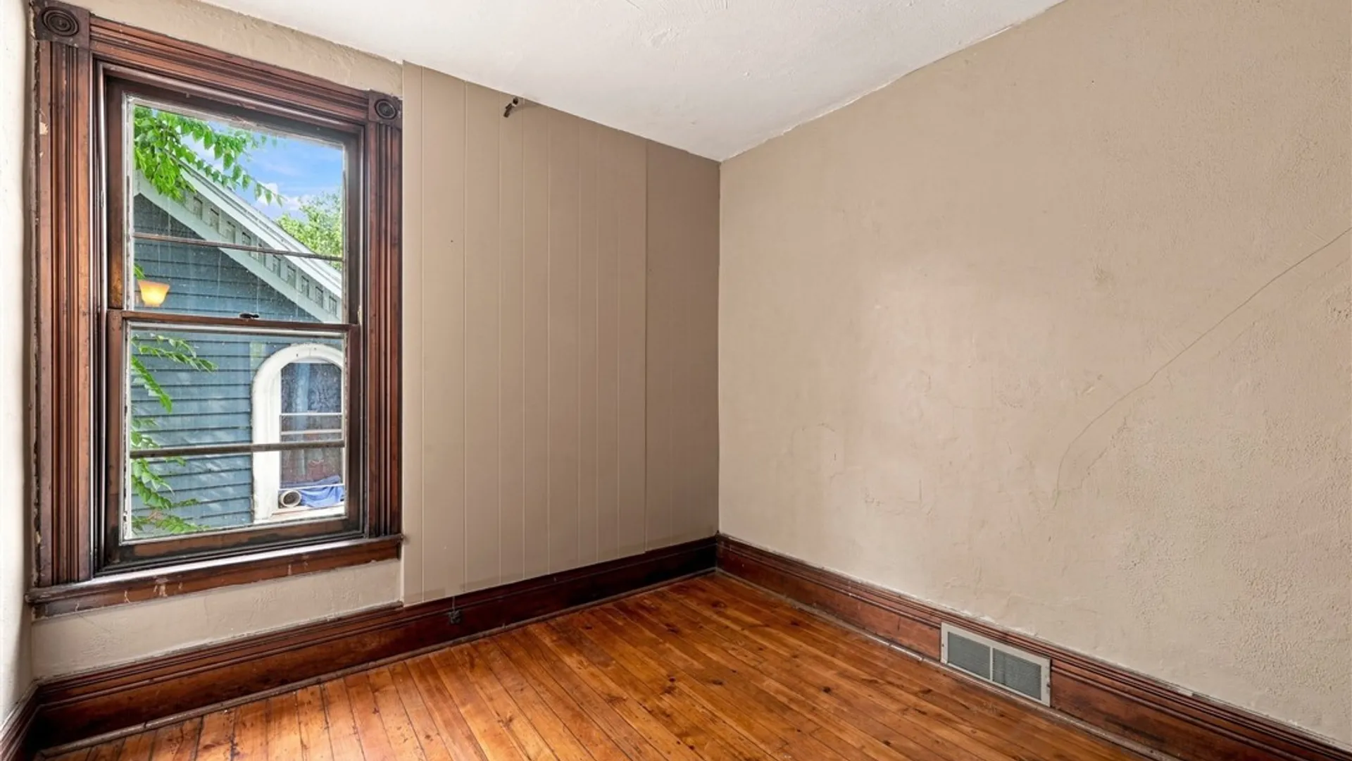 Property at 304 W Delavan Avenue, Buffalo, NY 14213 19