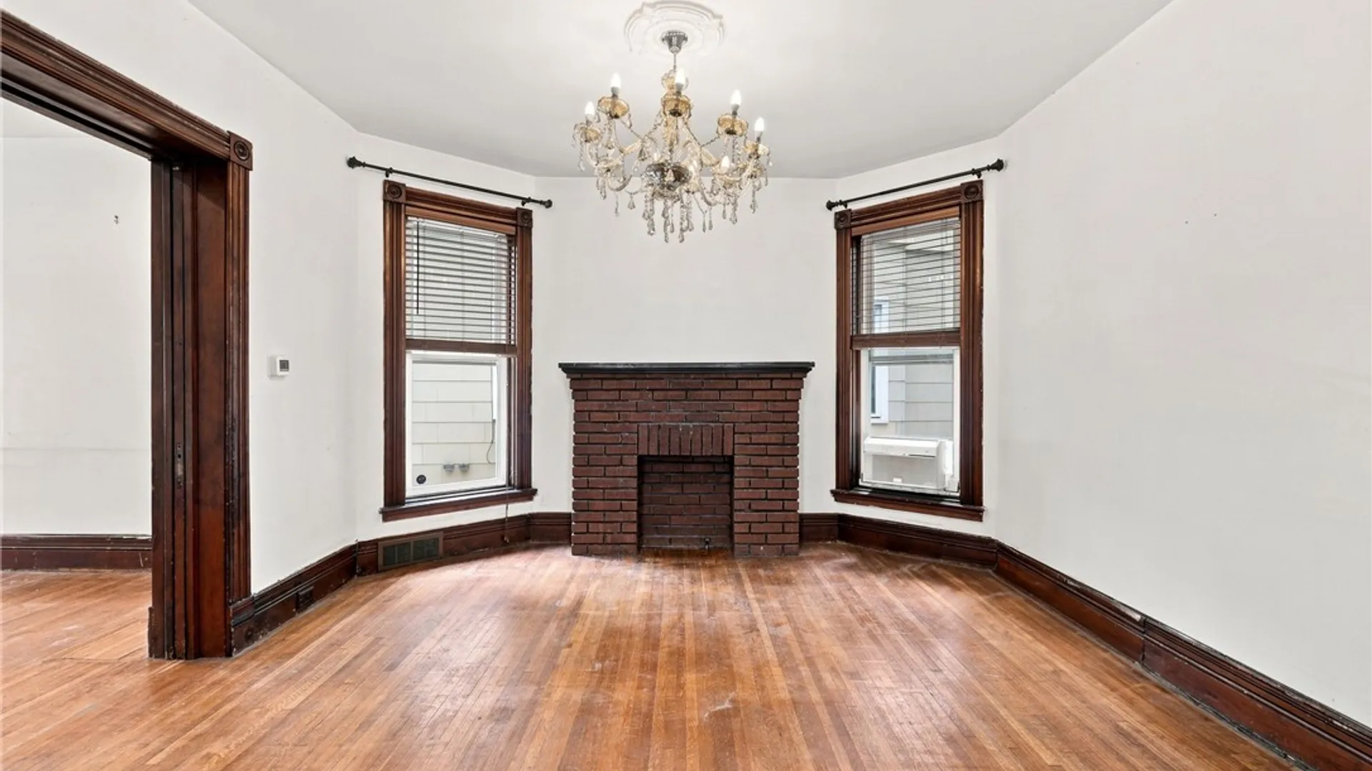 Property at 304 W Delavan Avenue, Buffalo, NY 14213 5