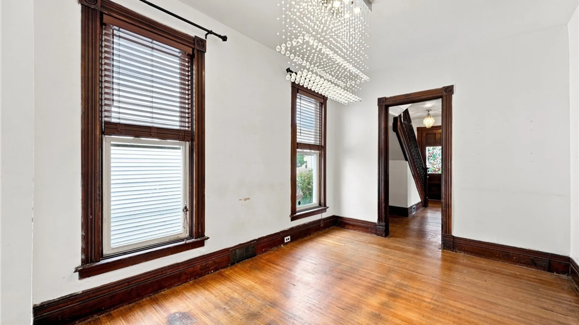 Property at 304 W Delavan Avenue, Buffalo, NY 14213 8