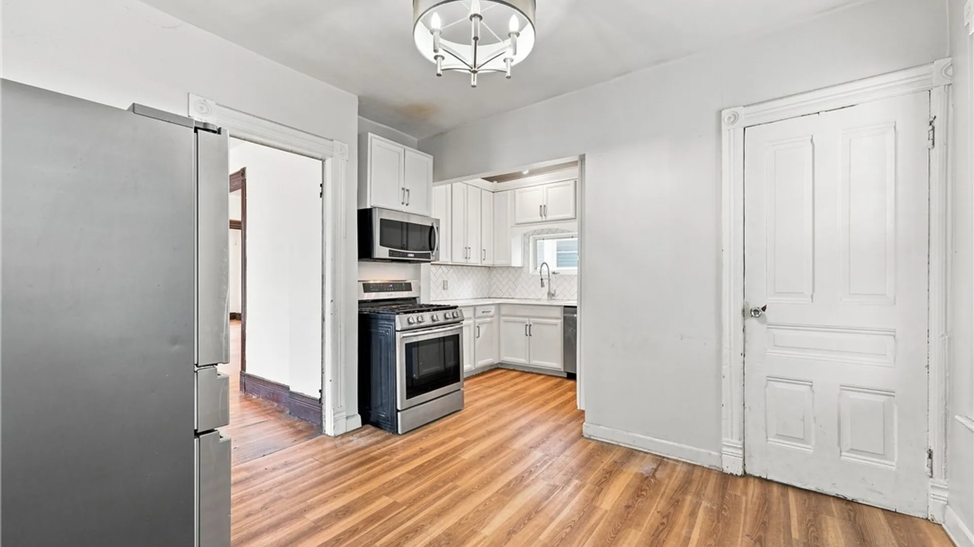 Property at 304 W Delavan Avenue, Buffalo, NY 14213 11