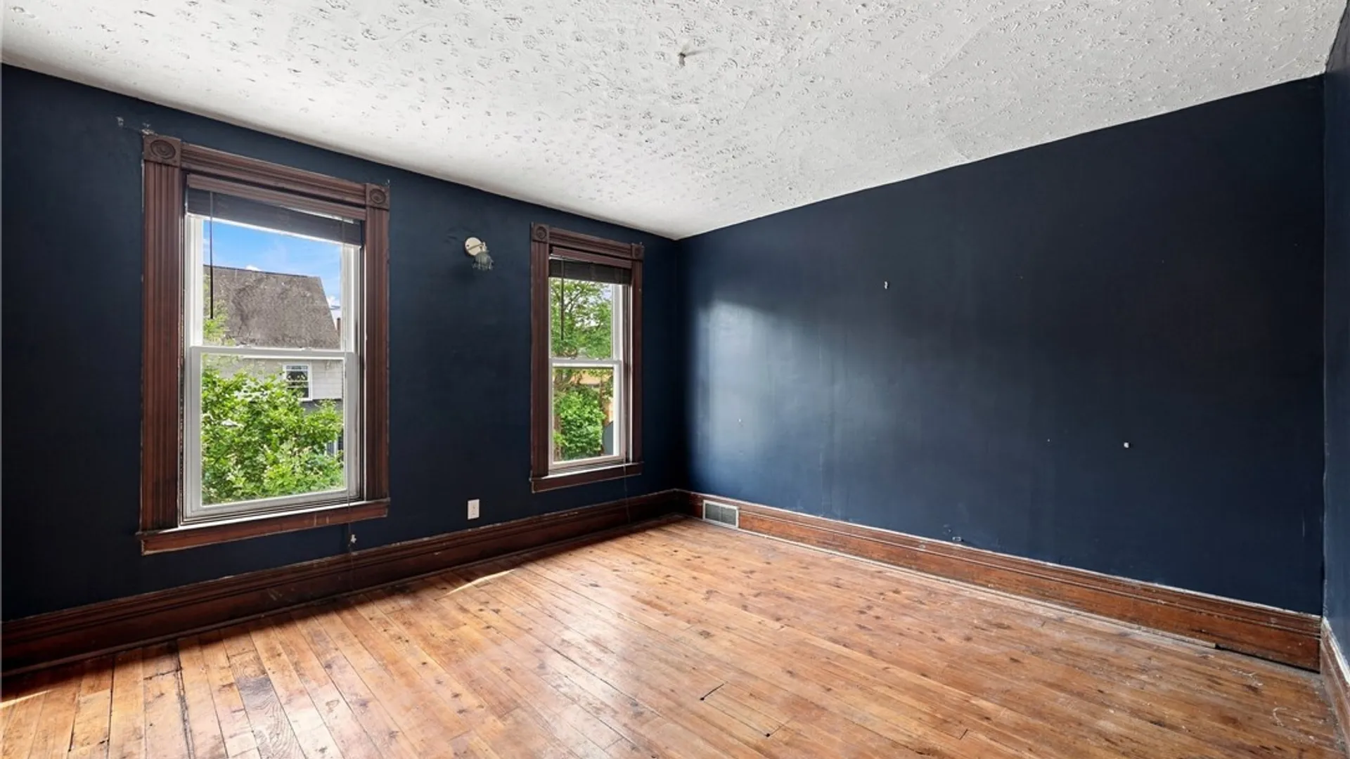 Property at 304 W Delavan Avenue, Buffalo, NY 14213 14