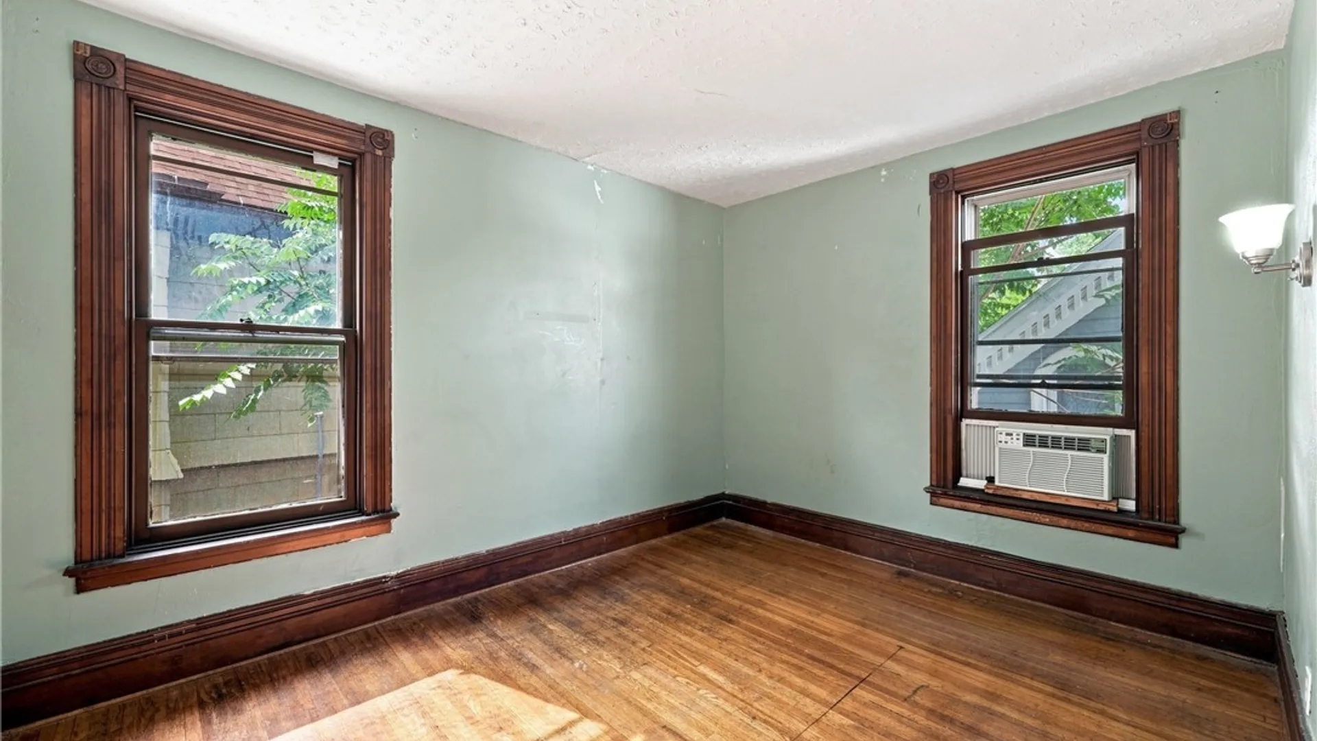Property at 304 W Delavan Avenue, Buffalo, NY 14213 17