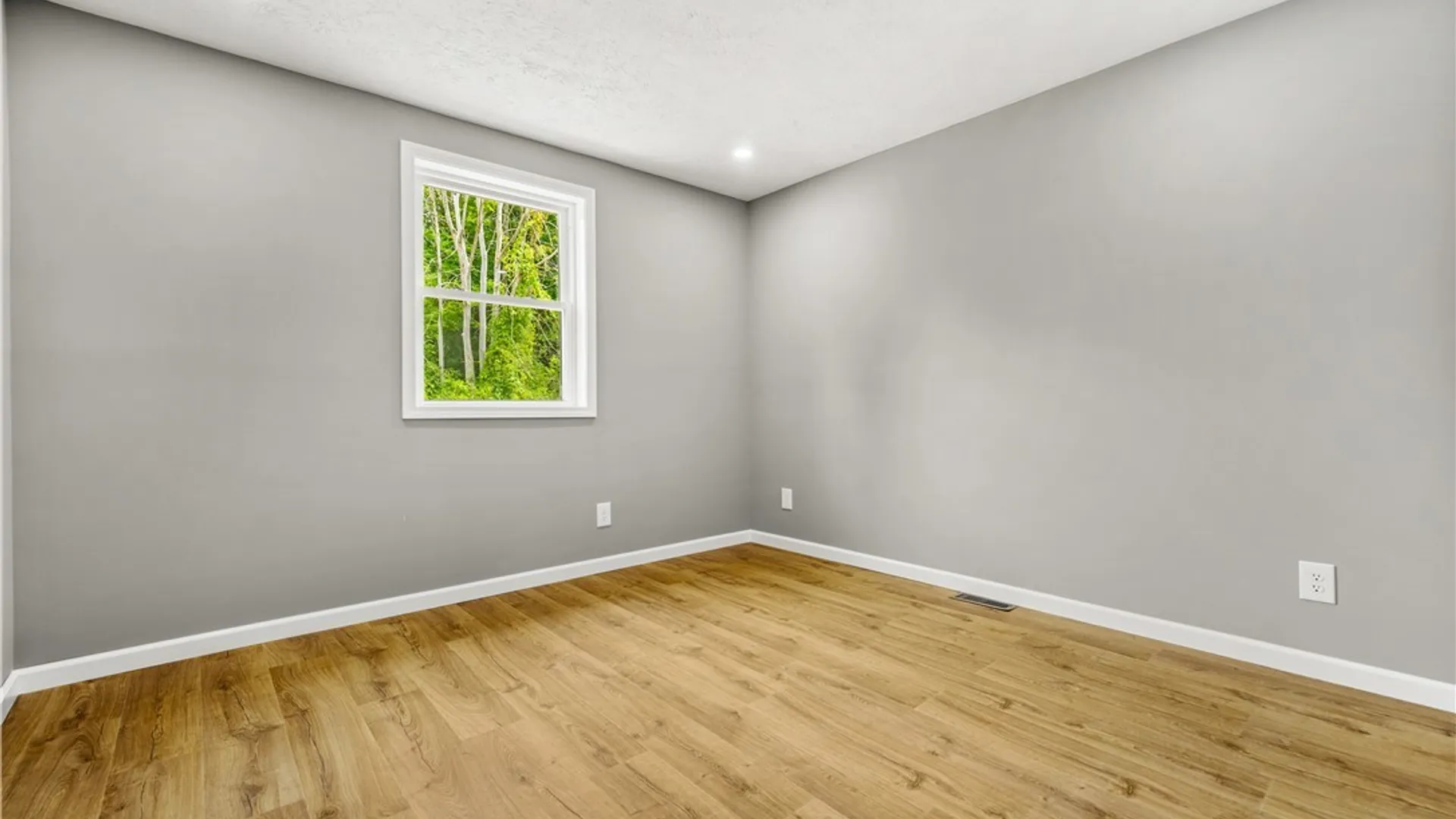 Property at 9585 Roberts Road, New Hartford, NY 13456 17