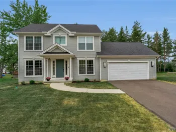 Property at 8 Greenspring Court, West Seneca, NY 14224