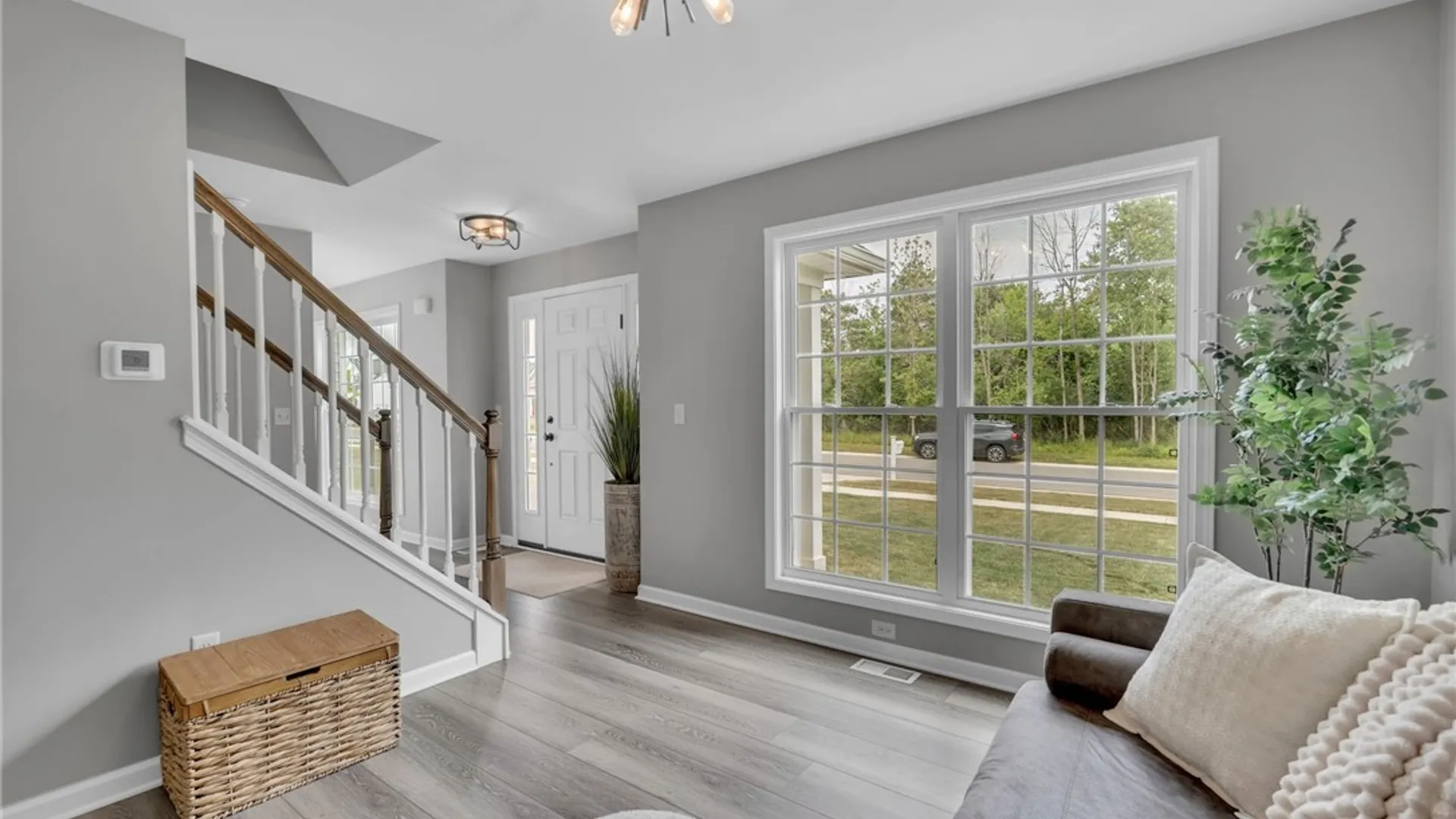 Property at 8 Greenspring Court, West Seneca, NY 14224 5