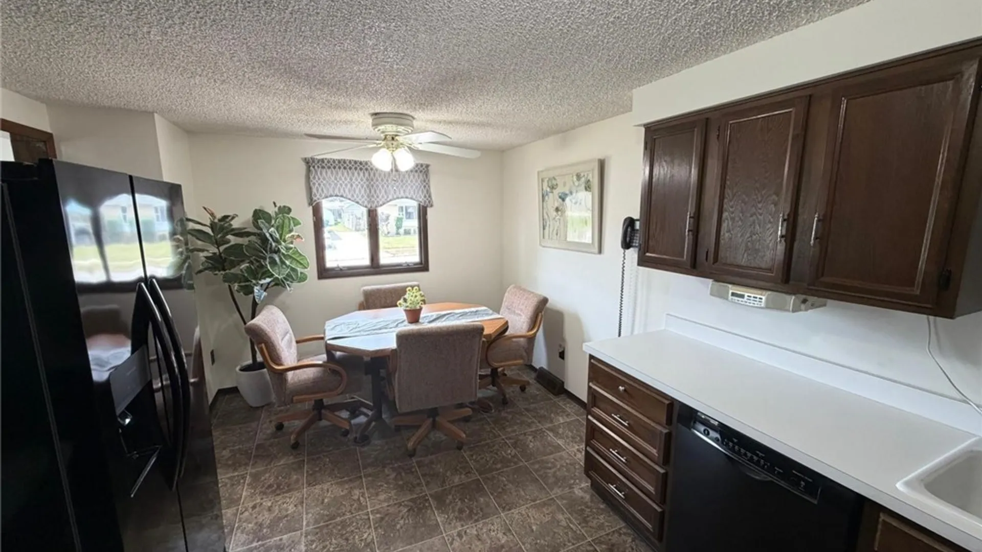 Property at 32 Rosemead Lane, Cheektowaga, NY 14227 6