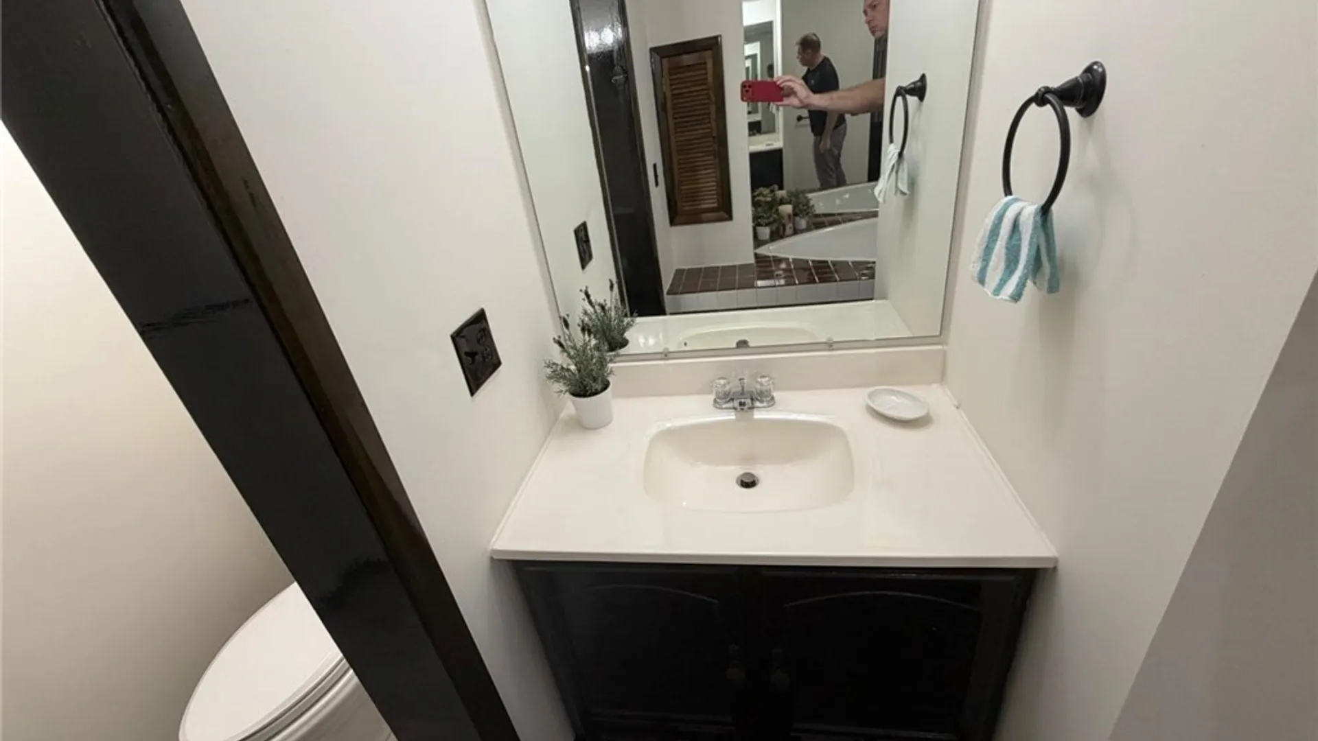 Property at 32 Rosemead Lane, Cheektowaga, NY 14227 8