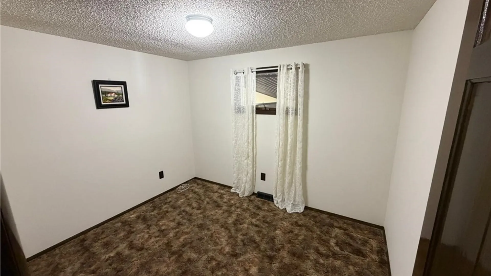 Property at 32 Rosemead Lane, Cheektowaga, NY 14227 15