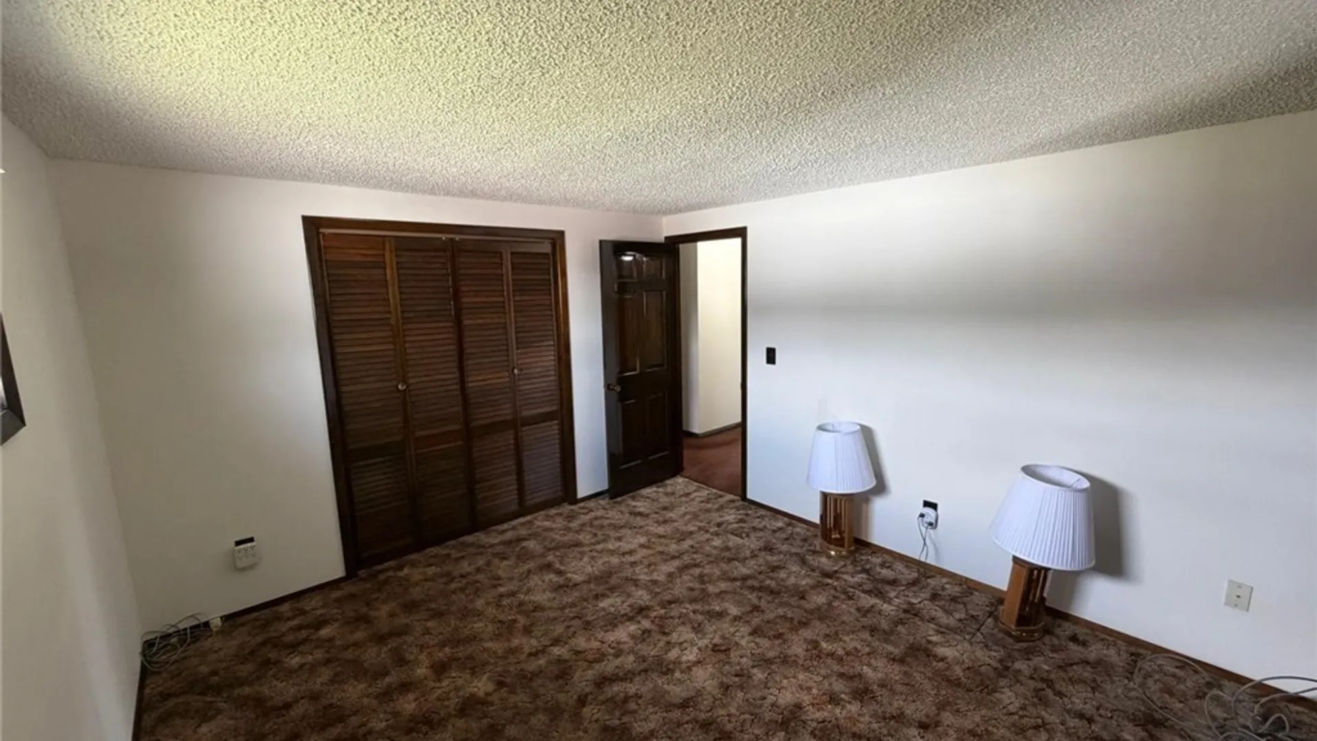 Property at 32 Rosemead Lane, Cheektowaga, NY 14227 17