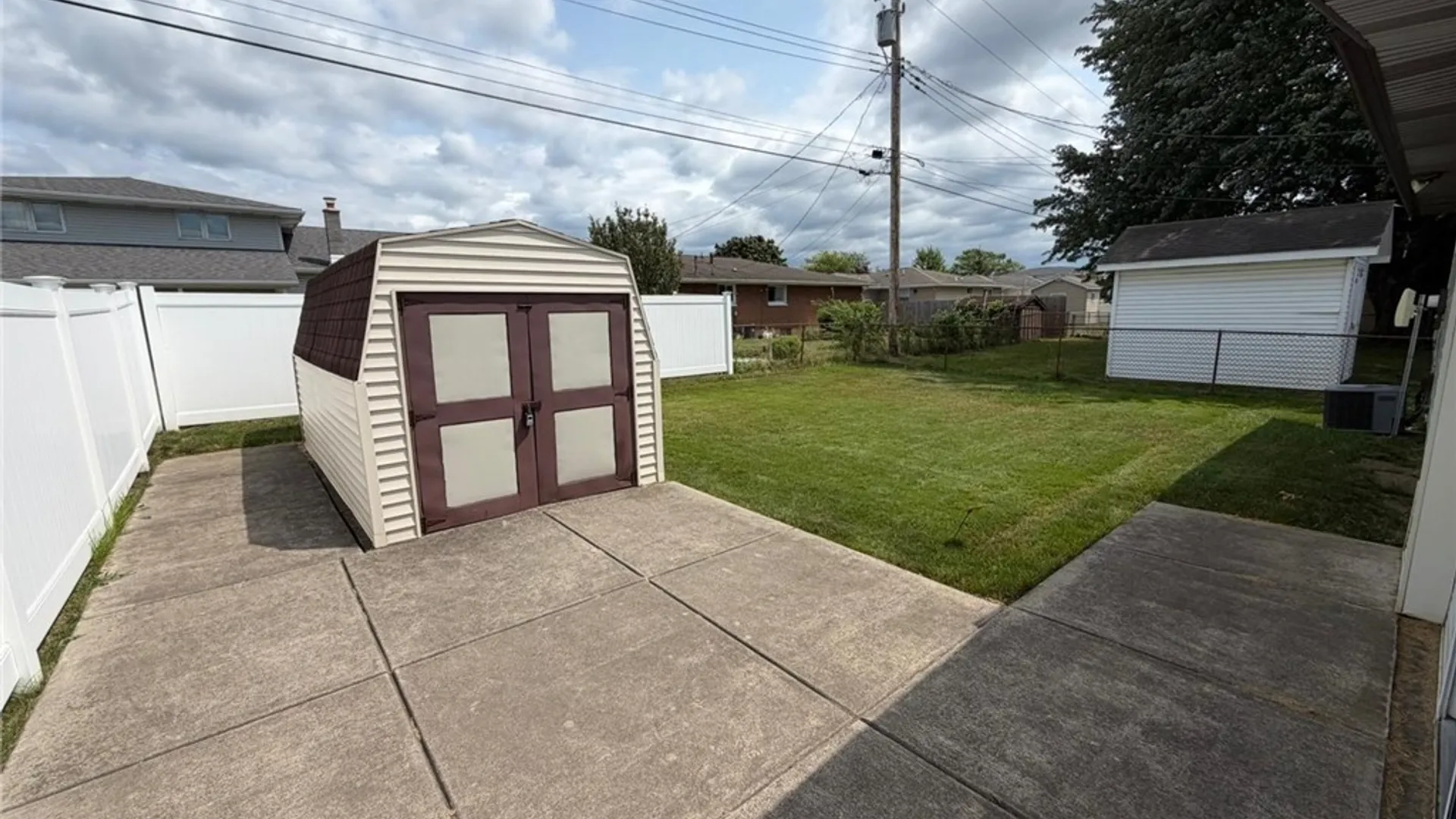 Property at 32 Rosemead Lane, Cheektowaga, NY 14227 37