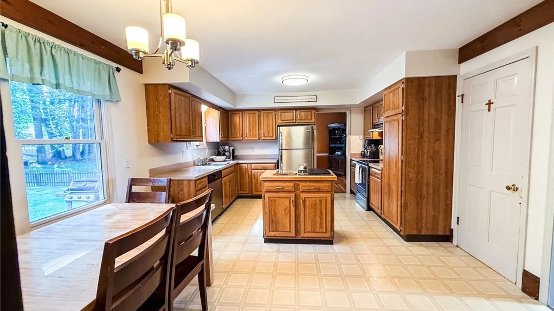 Property at 3961 Bowdoin Lane, Salina, NY 13090 20