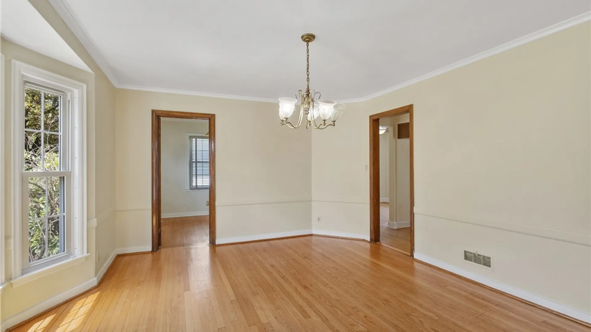 Property at 105 Bradford Parkway, Syracuse, NY 13224 3