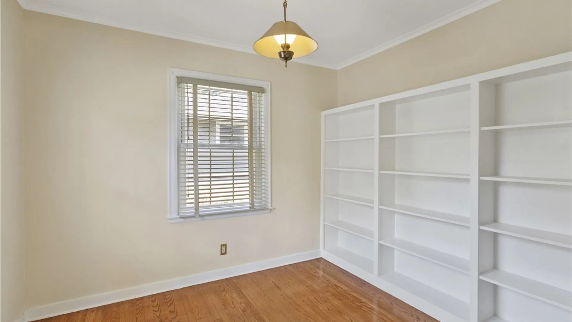 Property at 105 Bradford Parkway, Syracuse, NY 13224 4