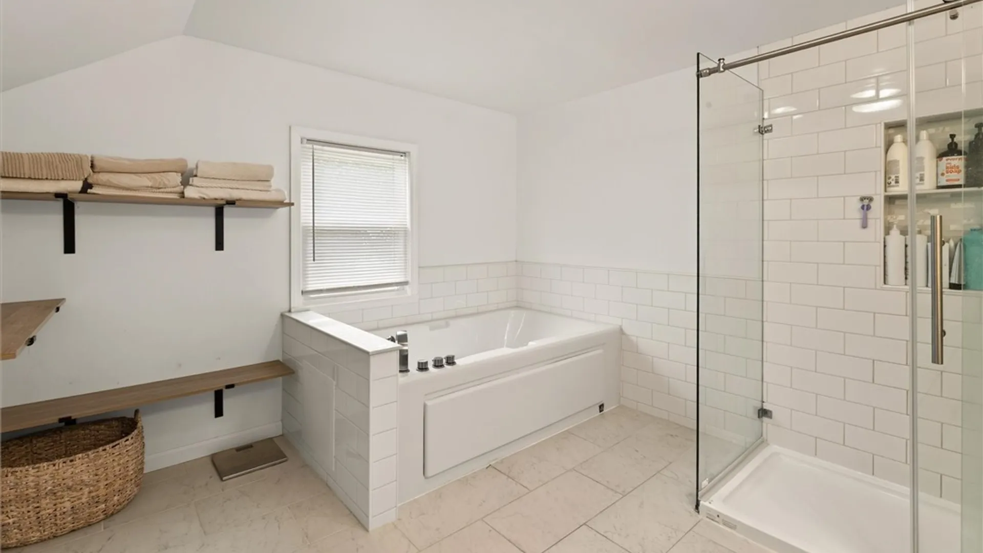 Property at 431 Malden Street, Greece, NY 14615 15