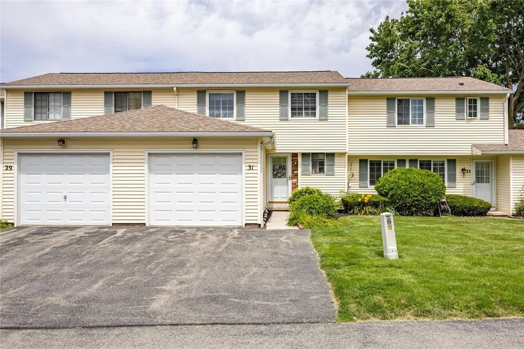 Property at 31 Arbor Court, Perinton, NY 14450