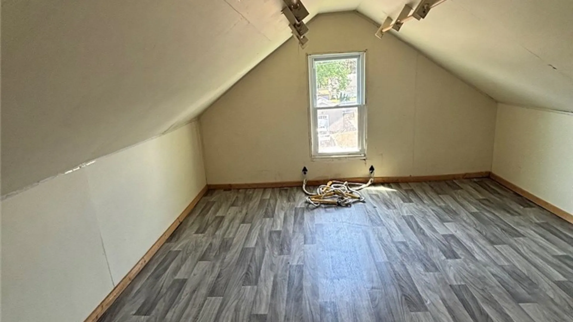 Property at 207 Kinne St Street, Syracuse, NY 13206 38