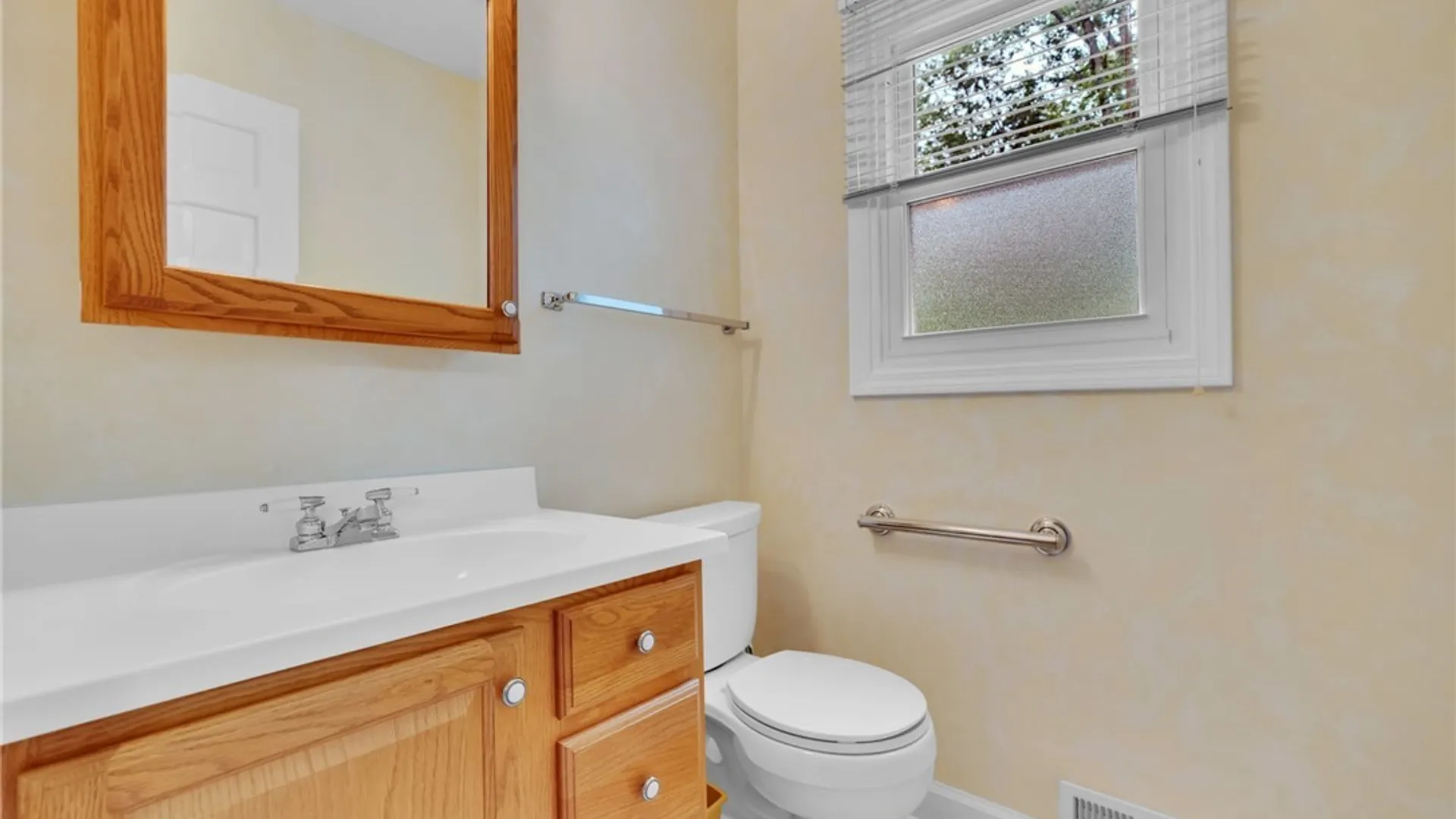 Property at 15 Inverness Circle, Amherst, NY 14051 15