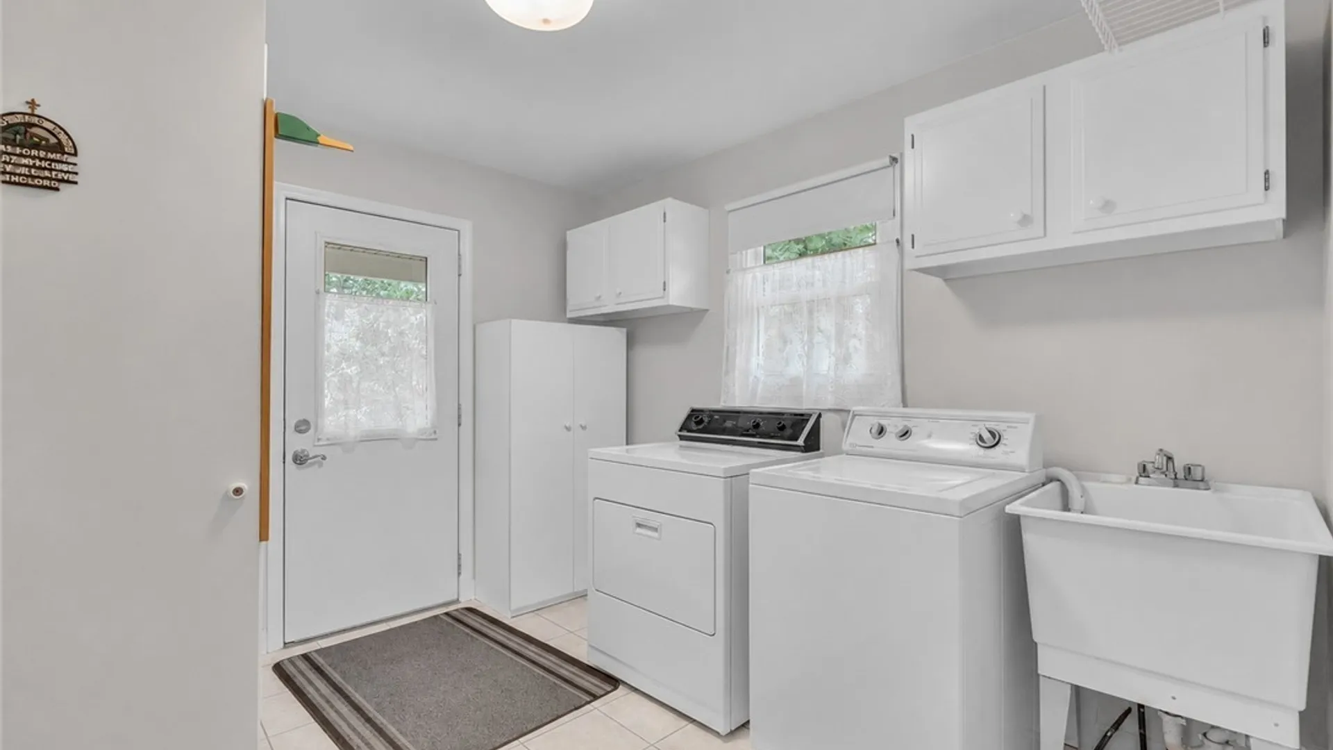 Property at 15 Inverness Circle, Amherst, NY 14051 19