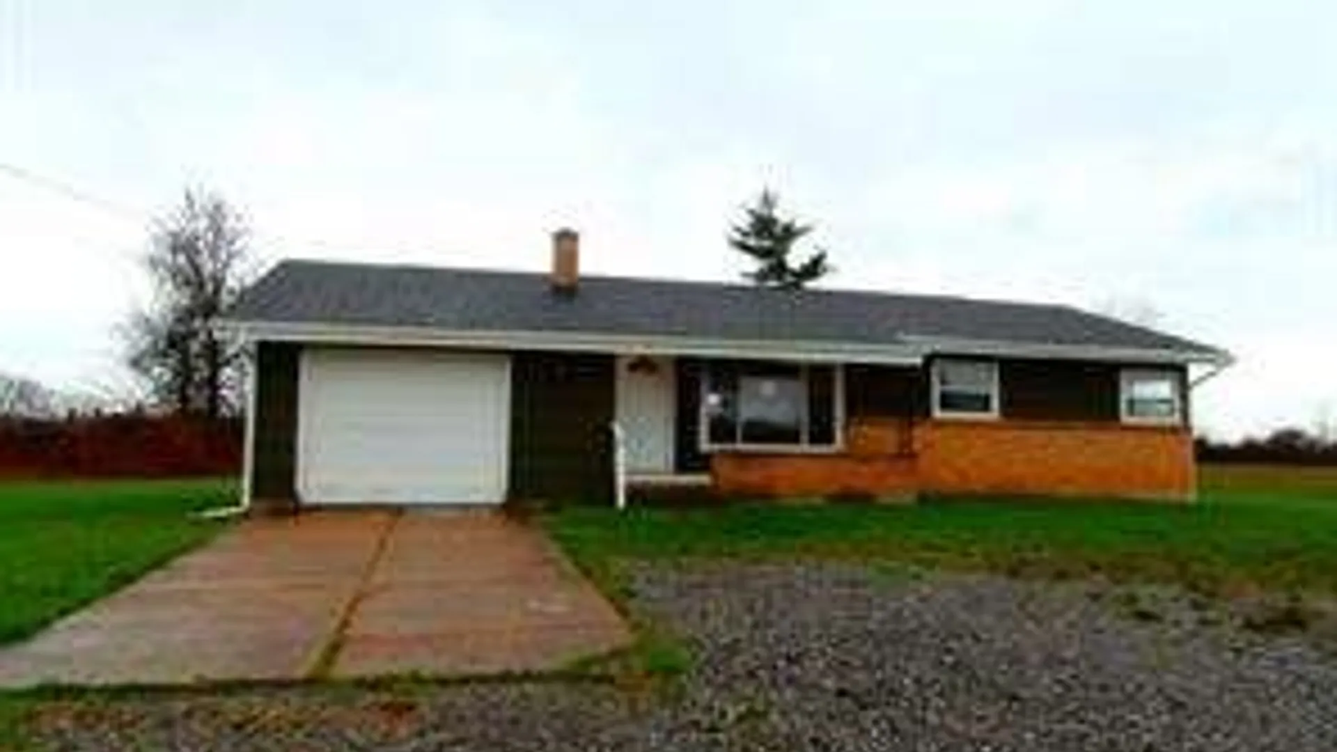 Property at 2394 Bedell Road, Grand Island, NY 14072 3