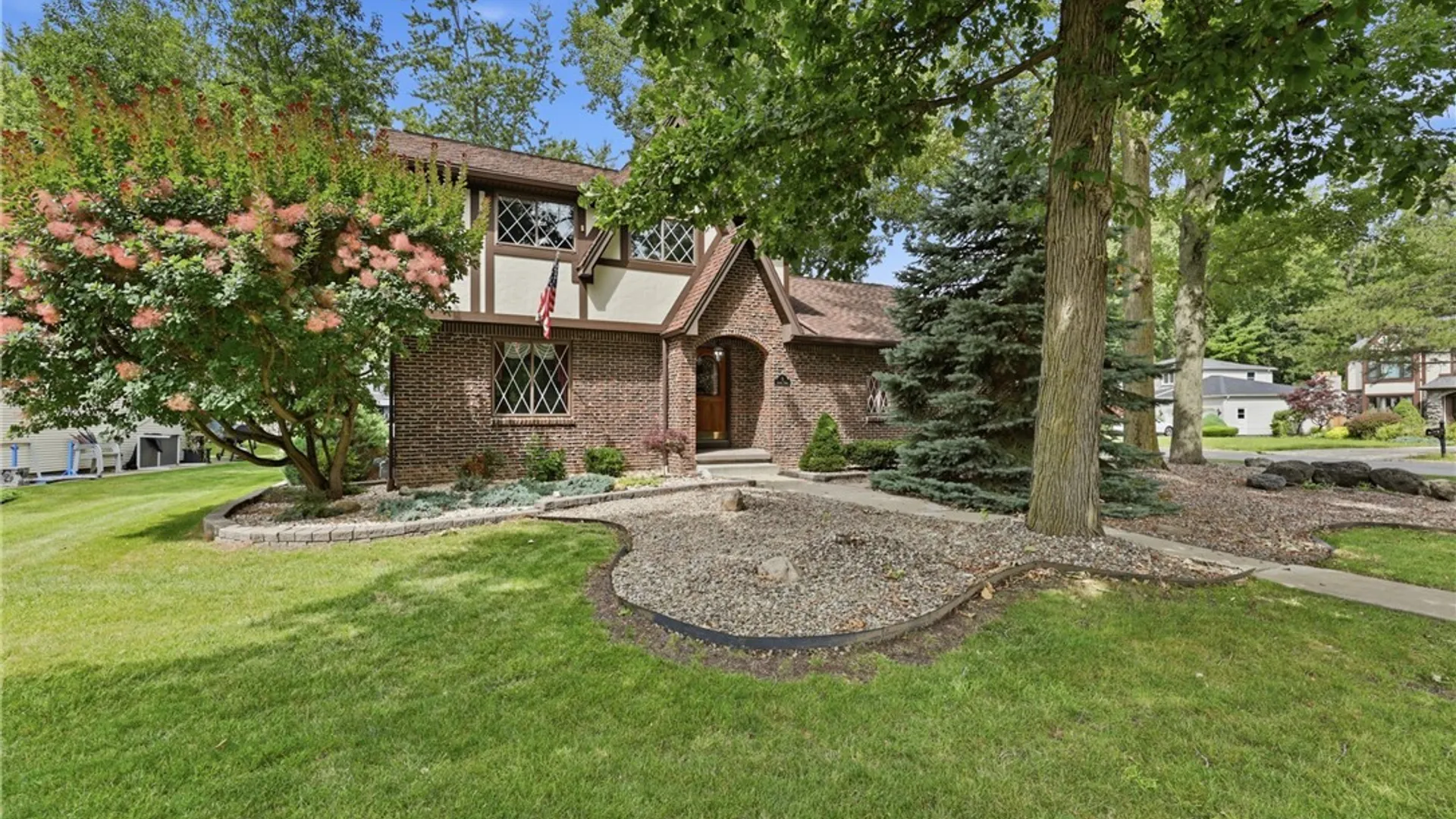 Property at 3 Jasmine Court, Amherst, NY 14051 4