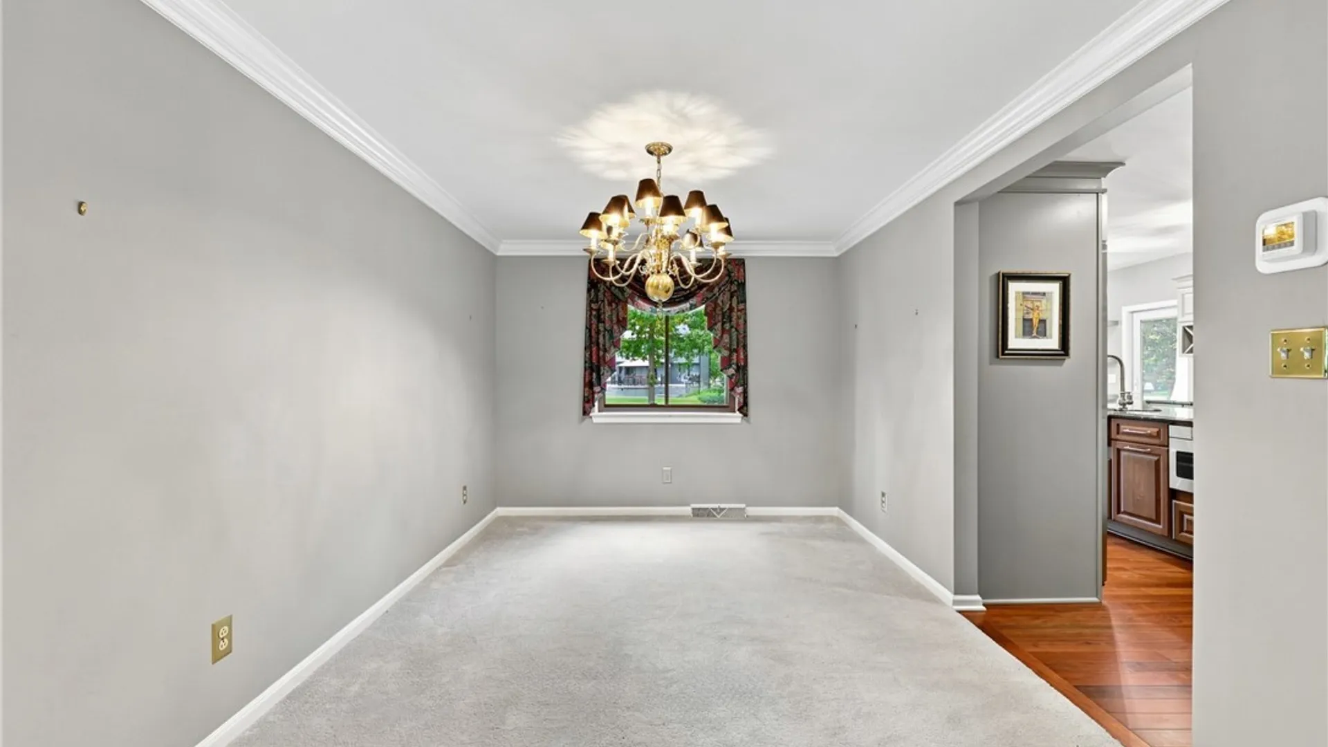 Property at 3 Jasmine Court, Amherst, NY 14051 12