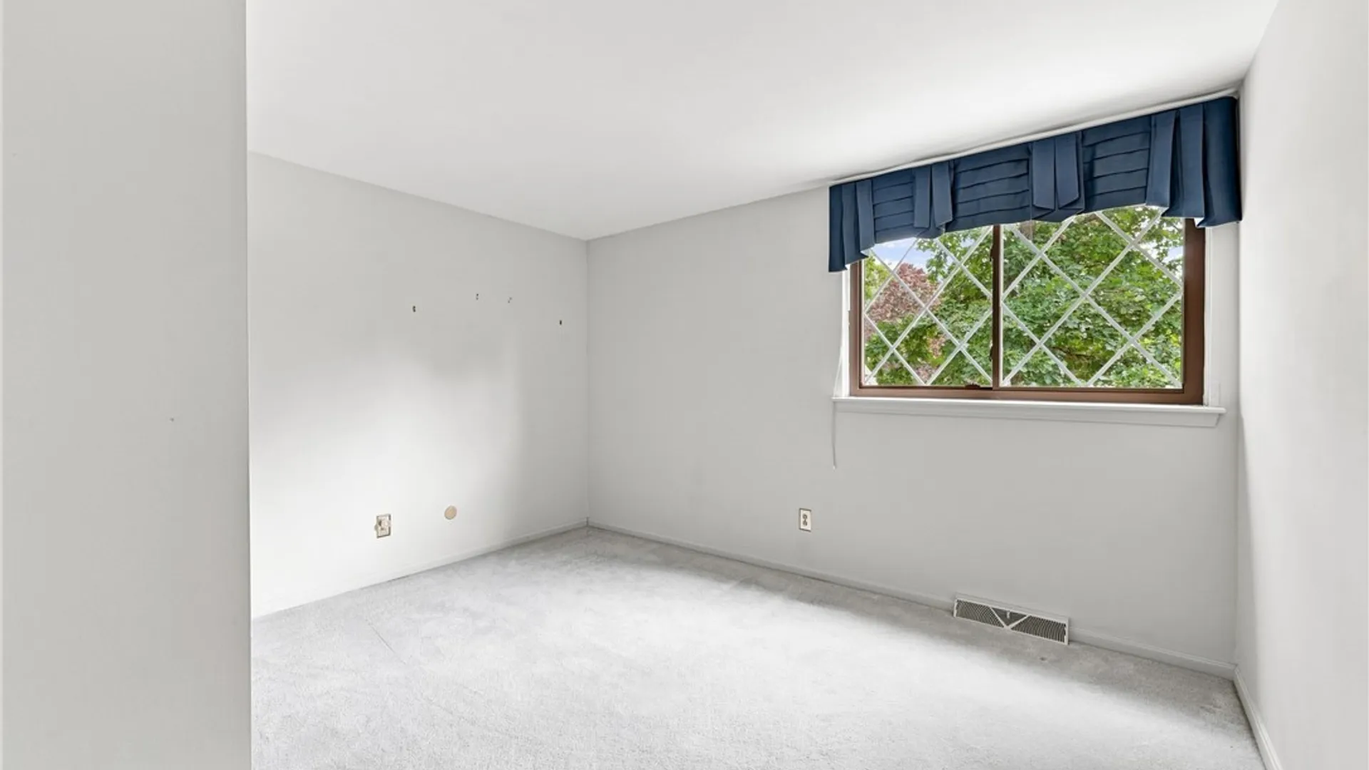Property at 3 Jasmine Court, Amherst, NY 14051 30