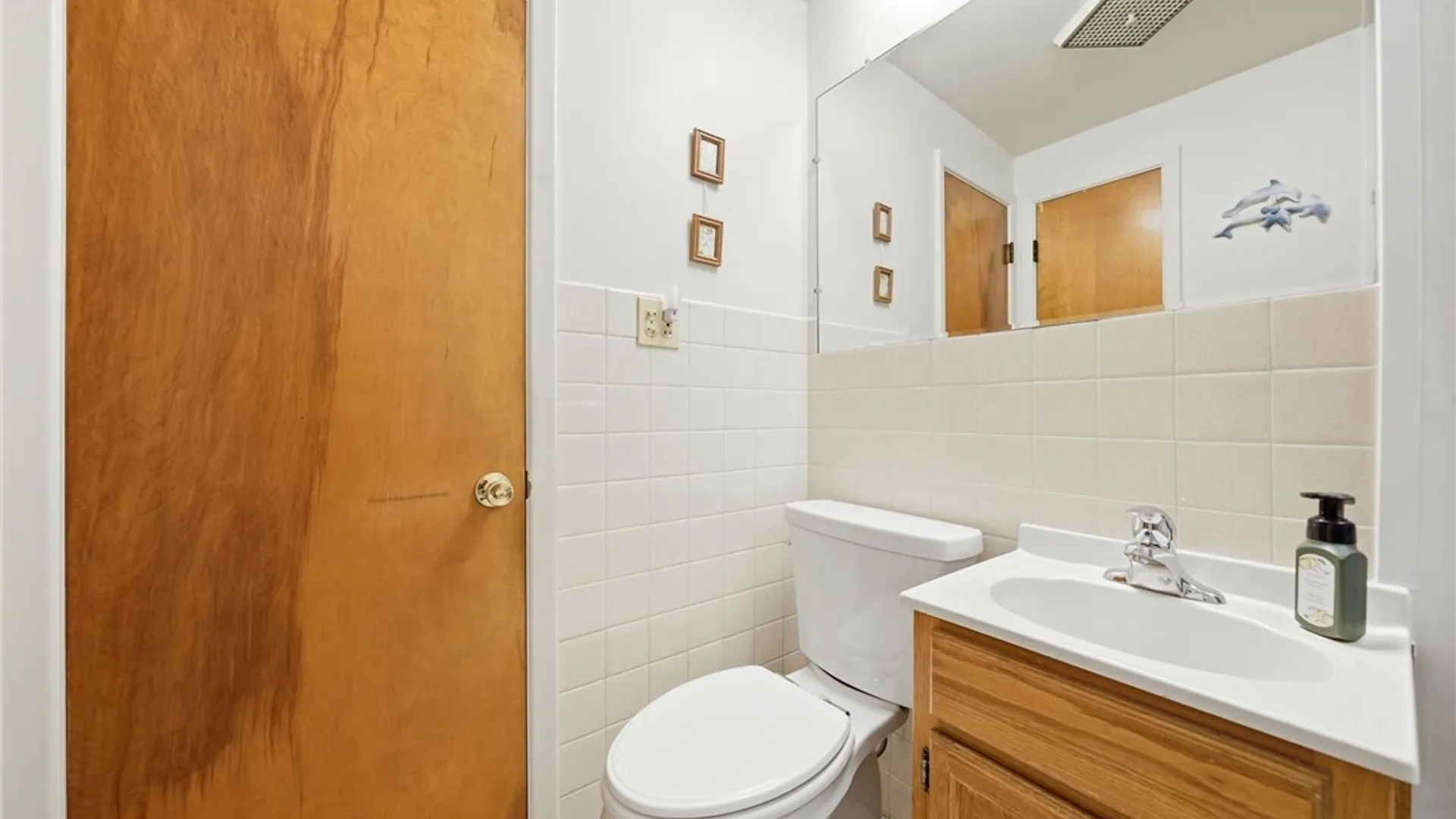 Property at 16 Woodcrest Court, Cheektowaga, NY 14225 34