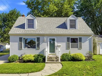 Property at 16 Woodcrest Court, Cheektowaga, NY 14225