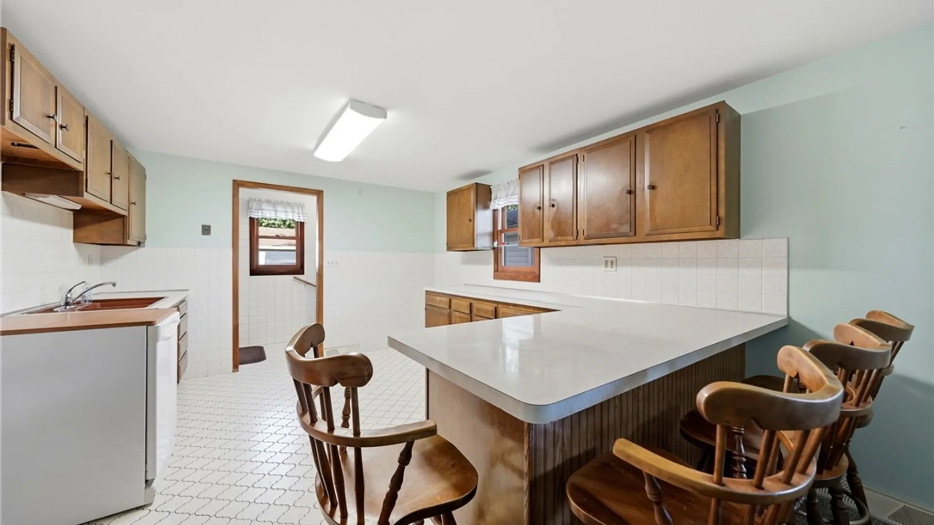 Property at 16 Woodcrest Court, Cheektowaga, NY 14225 15