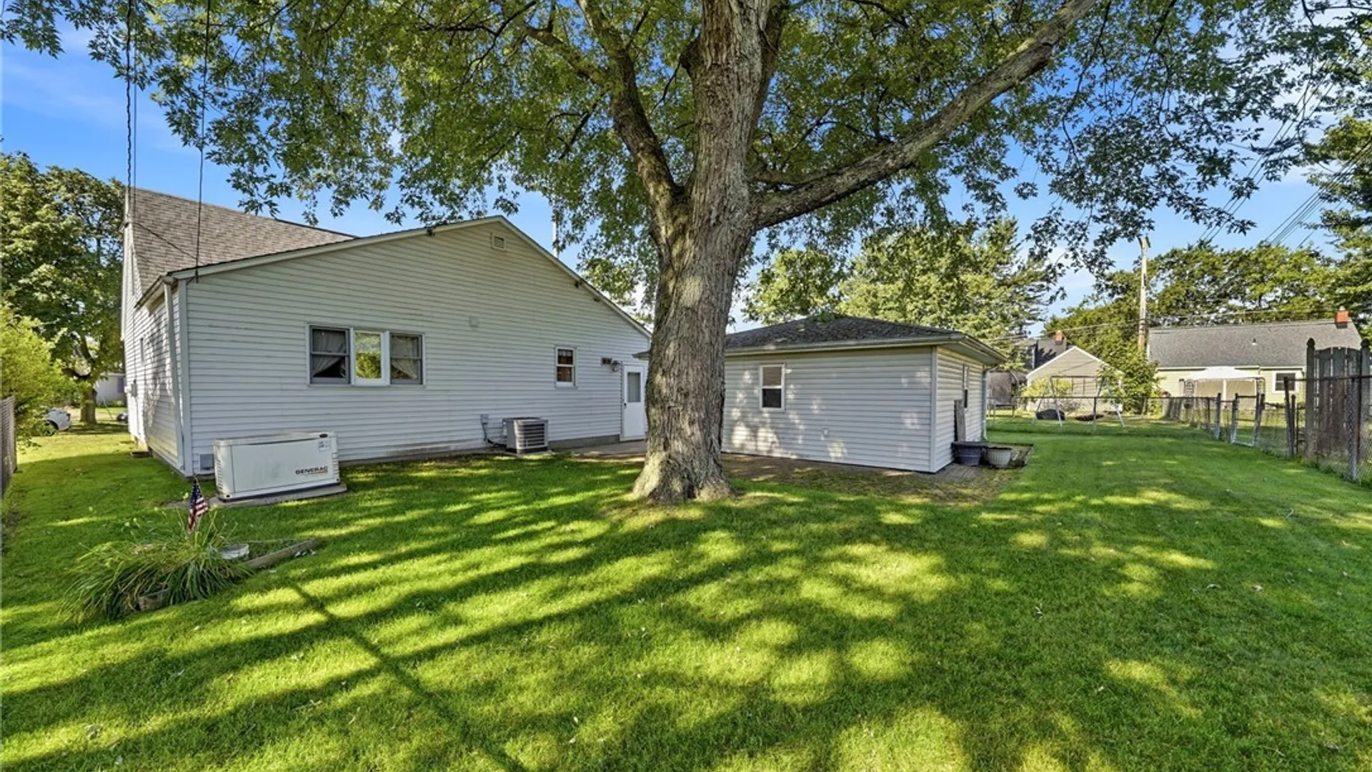 Property at 16 Woodcrest Court, Cheektowaga, NY 14225 46