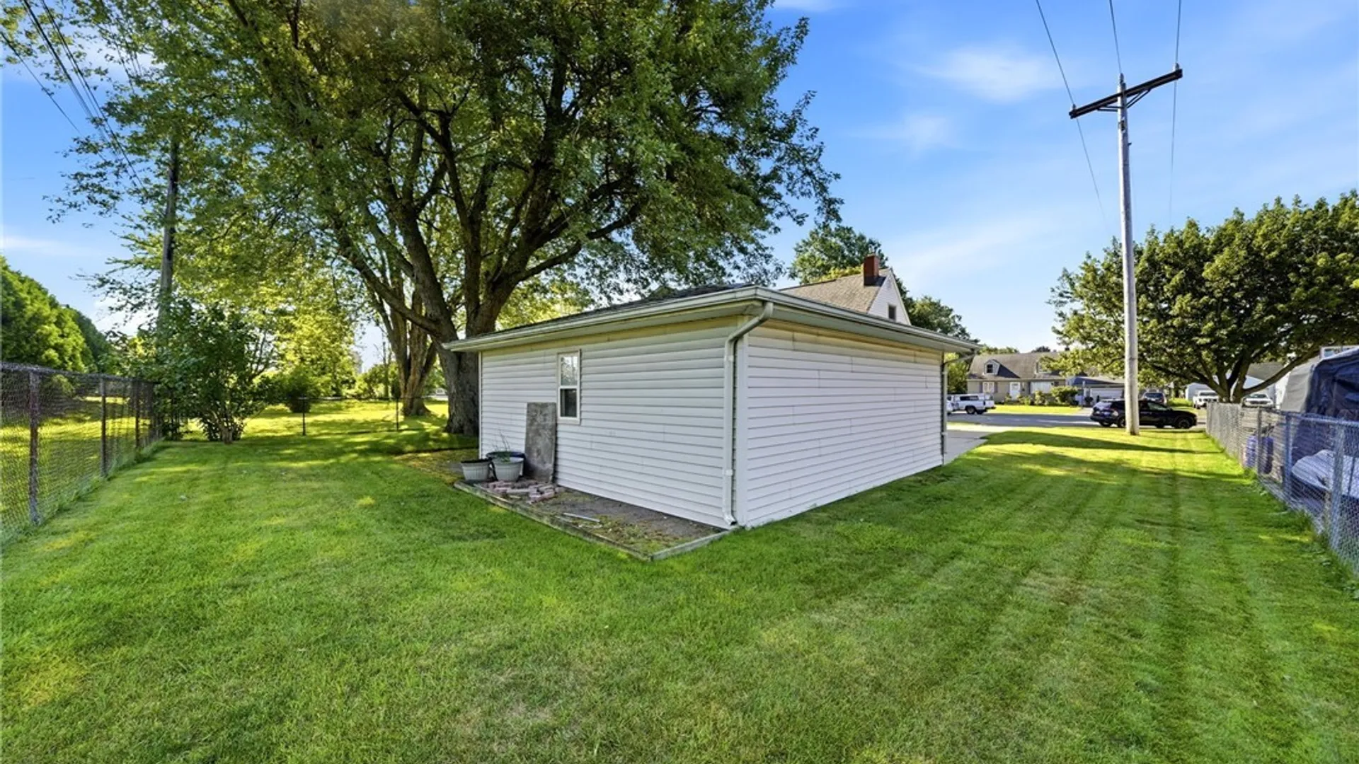 Property at 16 Woodcrest Court, Cheektowaga, NY 14225 47