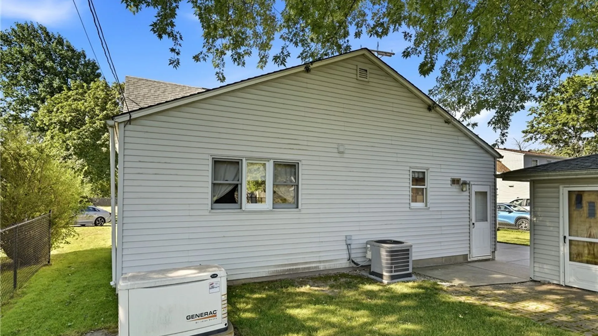 Property at 16 Woodcrest Court, Cheektowaga, NY 14225 49